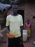 Ismaël avec une coupe de dolo