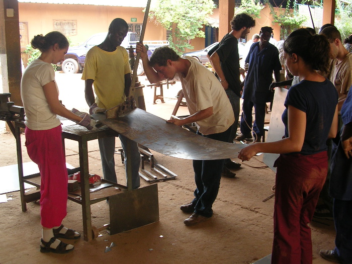 Sarah, Ismaël, Olivier & Gwenola cutting