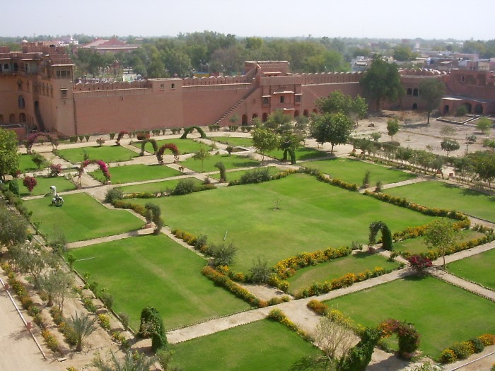 Vue sur les jardins du palais