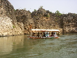 Une barque sur la Narmada