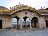 Un pavillon de l'enceinte royale