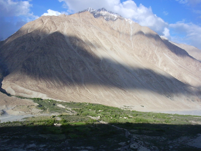 Un sommet dominant la vallée