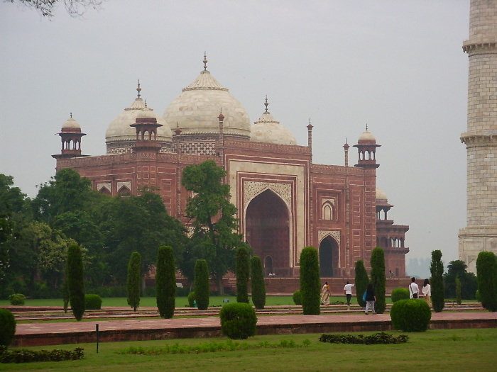 Mosque near the Taj