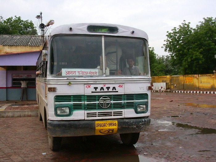 Bus to Fatehpur Sikri