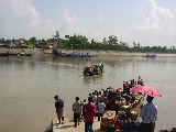 Barques pour traverser la rivière