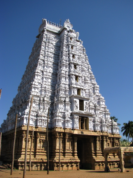 Le Vellai Gopuram