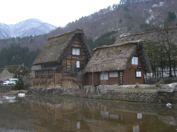 Deux petites maisons