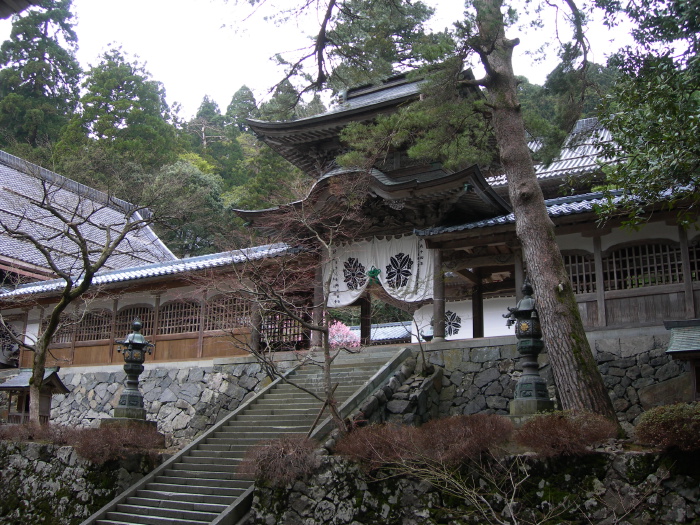 Pavilion inside the temple enclosure