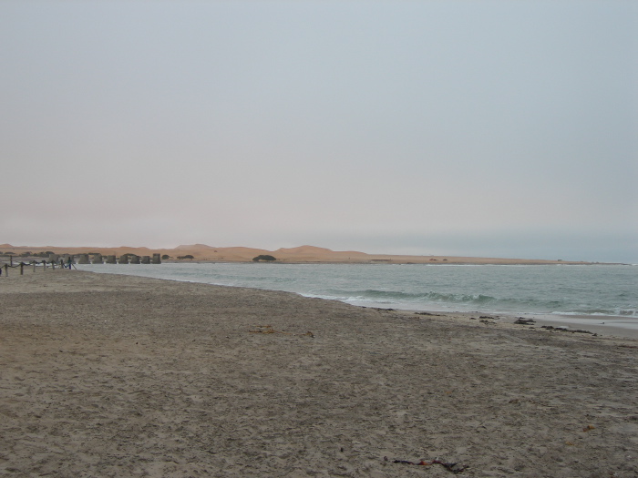 La plage devant l'embouchure de la rivière Swakop