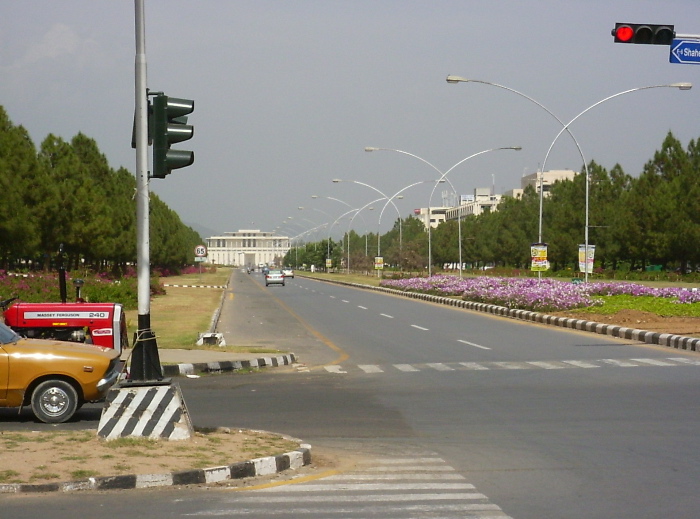 L'avenue menant à la maison présidentielle