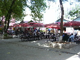 Une terrasse de café à l'Occidentale