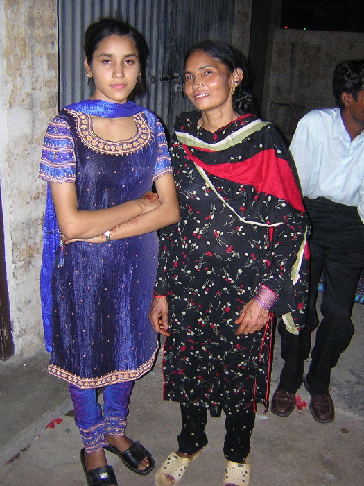 The bride's sister & mother
